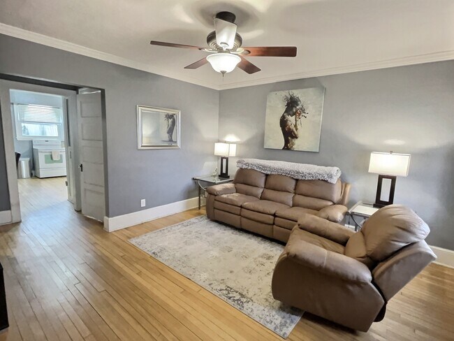 Foto del edificio - 2634 N Bartlett Ave
