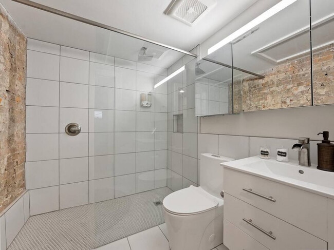 Building Photo - 111 W Elder St