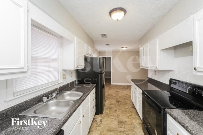 Building Photo - 6734 Amersham Dr