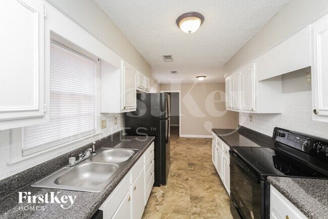 Foto del edificio - 6734 Amersham Dr