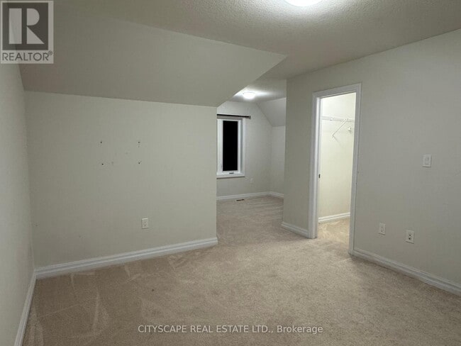Photo du bâtiment - 4311-4311 Mann St