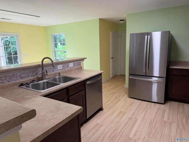 Building Photo - 222 Ivyleaf Dr
