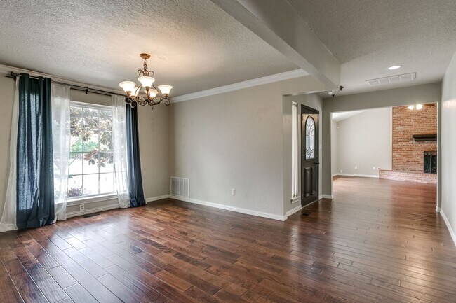 Foto del edificio - 3 Bed 2.1 Bath in Edmond