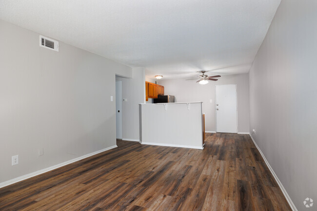 1BR, 1BA - 675SF - Living room - Black Forest Apartments