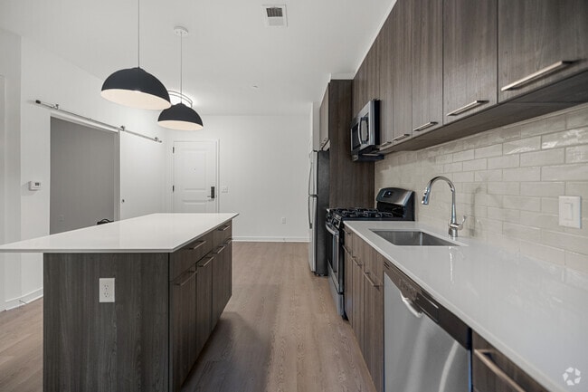 1BD, 1 BA - 762 SF - Cortland Columbia Pike