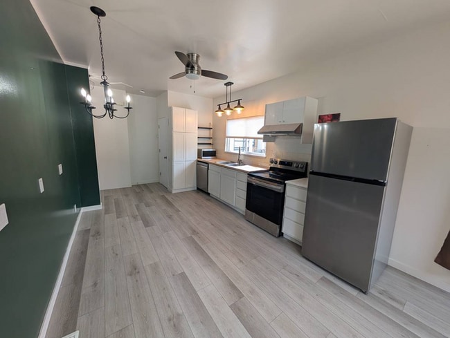 Building Photo - 14842 Buena Vista Av