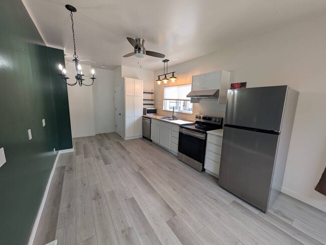 Photo du bâtiment - 14842 Buena Vista Av