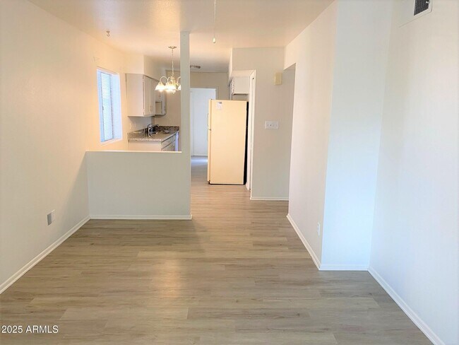 Foto del edificio - 456 S Olive