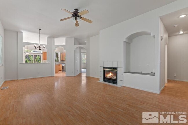 Building Photo - 5540 Daybreak Dr