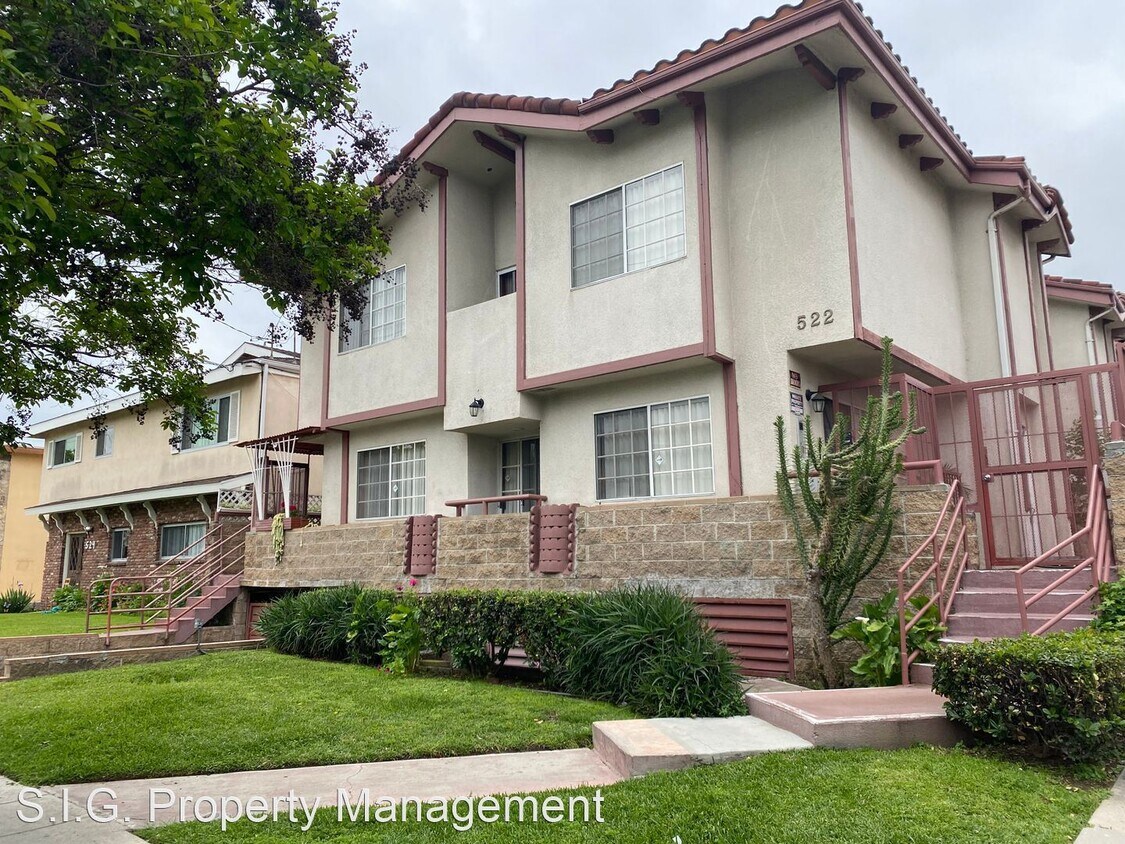 Primary Photo - 3 br, 2.5 bath House - 522 E Maple St. #5