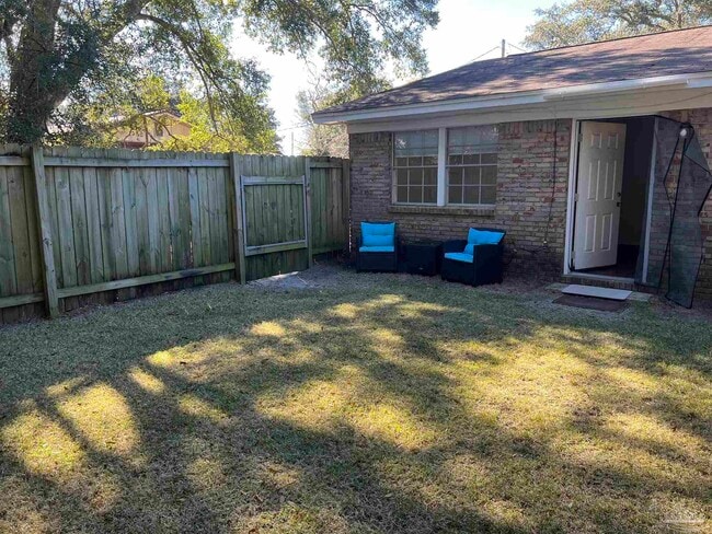 Building Photo - 113 McClure Dr