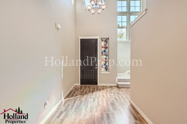 Foto del edificio - Gorgeous & Spacious Home 4 beds 2.5 bath!!...