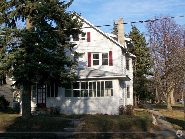 Foto del edificio - 1328 Dale St N