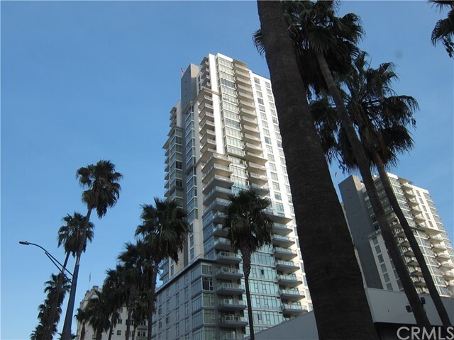Building Photo - 411 W Seaside Way