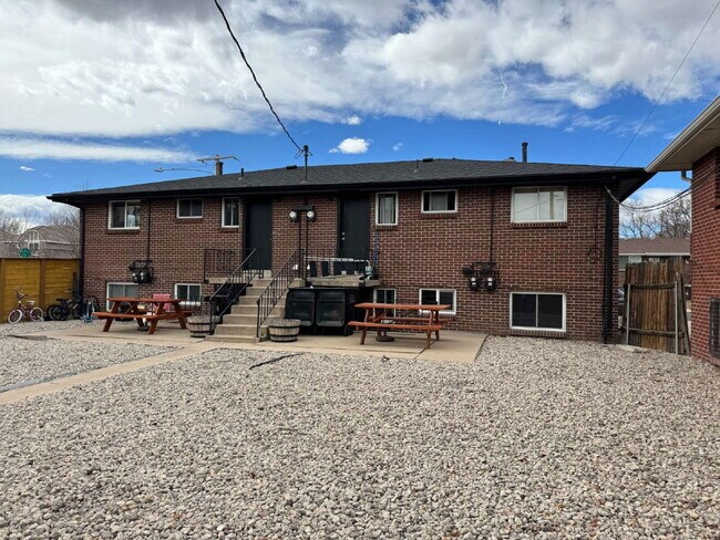 Foto del edificio - 1100 Rosemary St