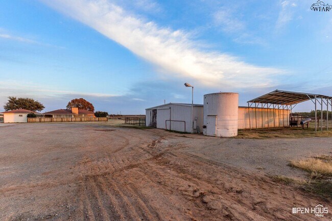 Foto del edificio - 5639 Johnson Rd