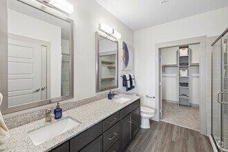 B1 2BR, 2BA - 1,094SF - Primary Bathroom - The Harper