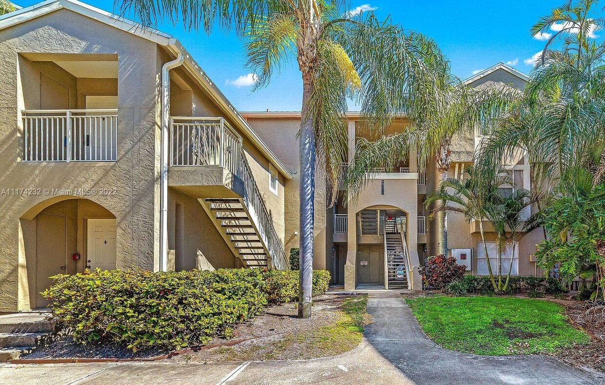 Primary Photo - 1760 Palm Cove Blvd