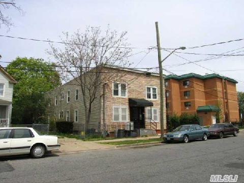 Foto del edificio - 17 Maple Ave