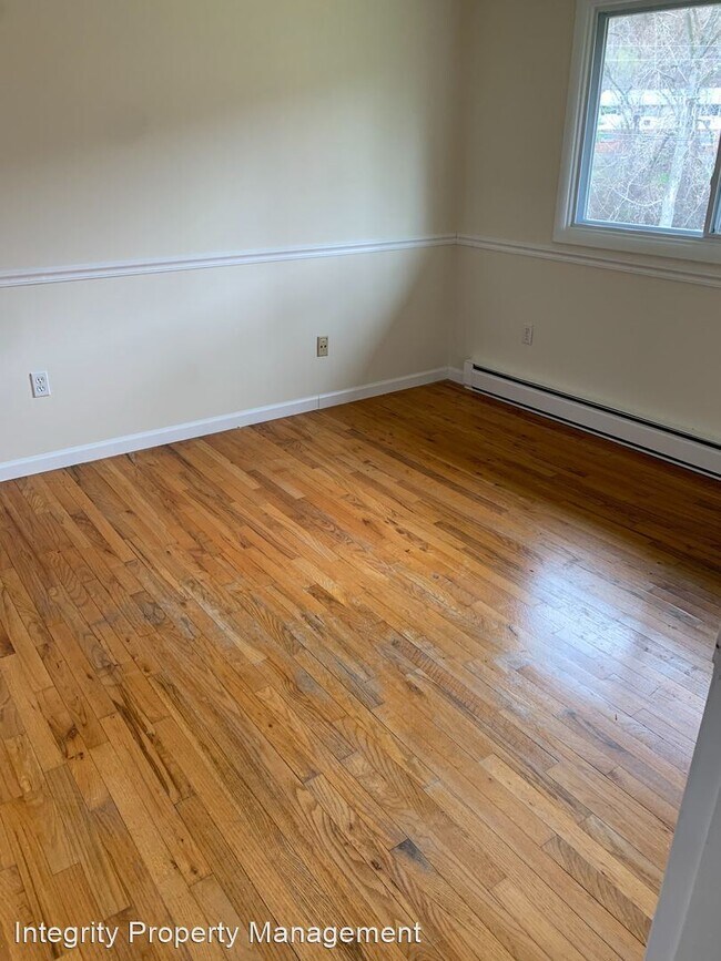 Building Photo - 2 br, 1 bath House - 903 Parr Meadow Dr