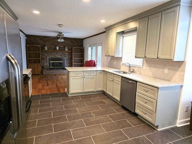 Building Photo - 3 Bed • 2.5 Bath Brick Home with Office & Basement — King, NC