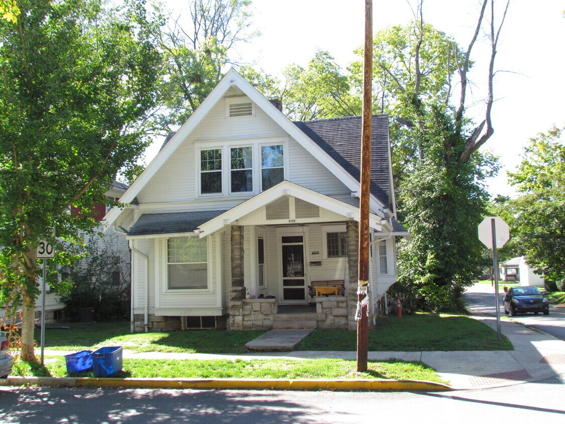 Primary Photo - 600 E 2nd St