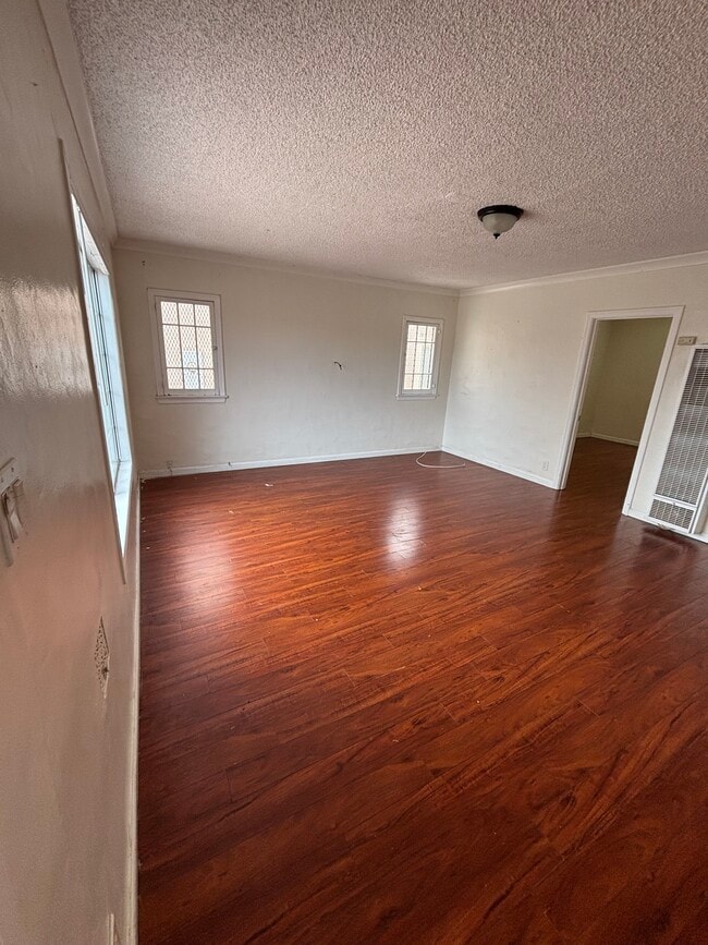 Building Photo - 1034 Ronan Ave
