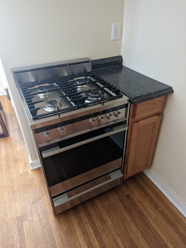 Foto del edificio - 1303 E Brockton Ave