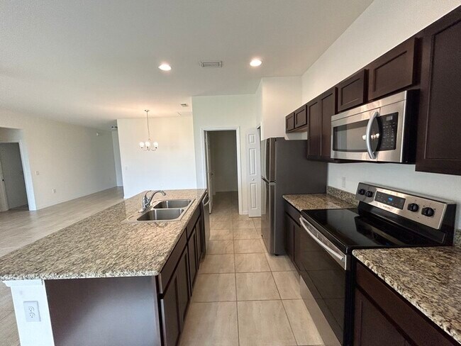 Foto del edificio - NW Cape Coral Single Family Home