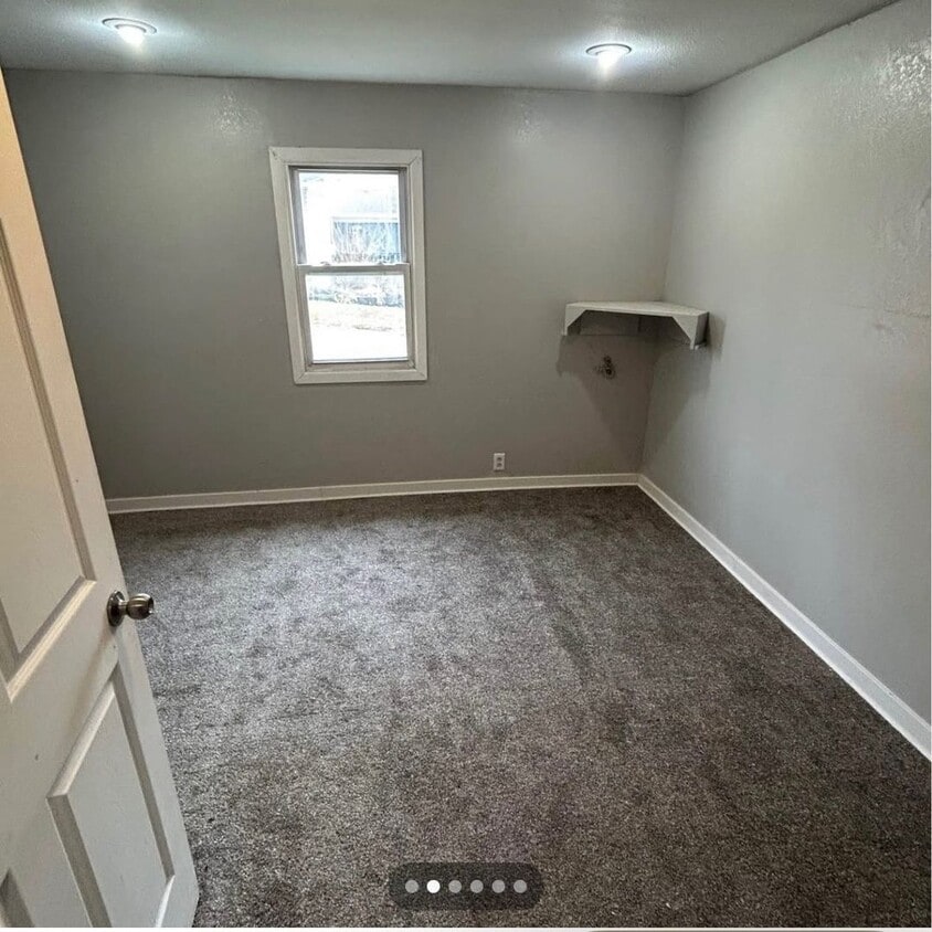 Building Photo - 1 Bedroom in Drakesville