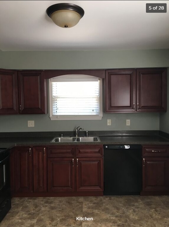 Foto principal - 6423 Powell Pl
