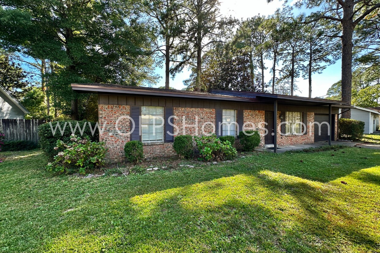 Primary Photo - Fort Walton Beach 4bed/2bath AVAILABLE!