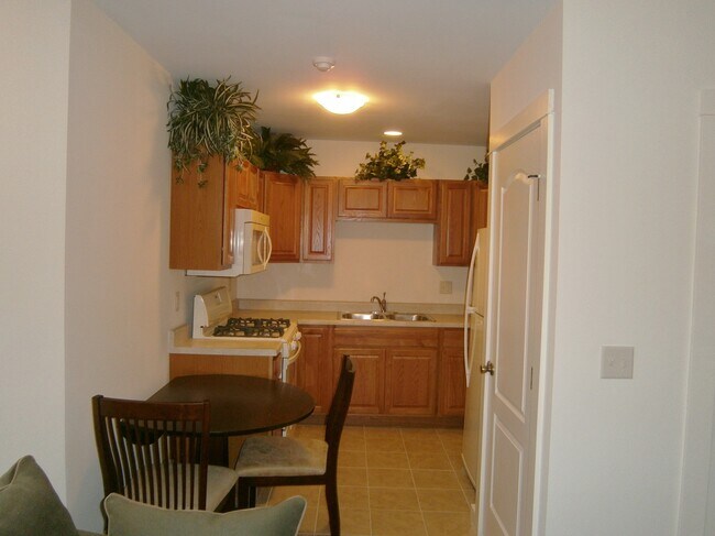 Foto del edificio - 103 Highland Pl