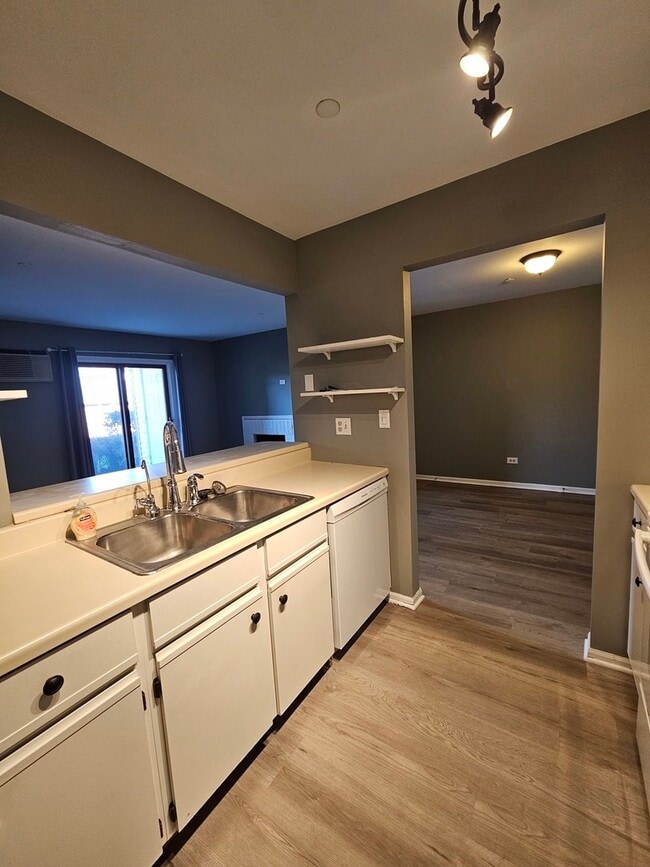 Building Photo - 1354 Cunat Ct