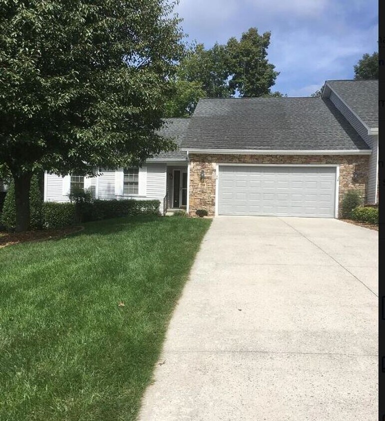 Primary Photo - 3 bedroom / 2 bath townhouse in Fairfield ...