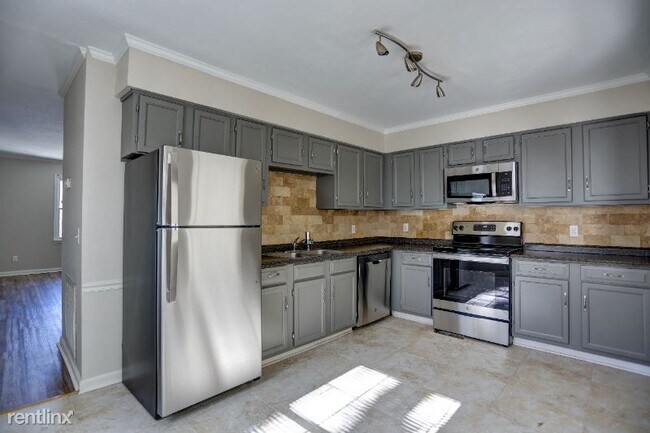 Foto del edificio - 2 br, 1.5 bath Townhome - 6947 Glen Errol Way