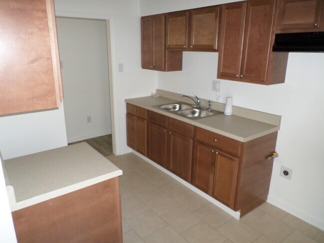 Building Photo - 3326 Sinclair St
