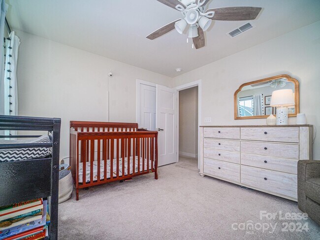 Building Photo - 7060 Kenyon Dr