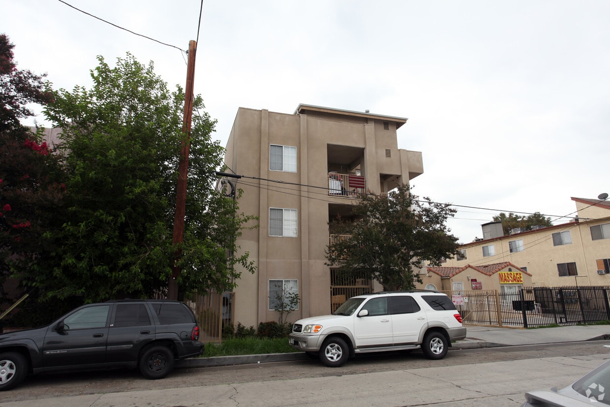 Building Photo - 7308 Canby Ave