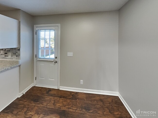 Building Photo - 2639 Apostle Ln