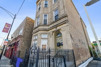 Building Photo - 1945 W Cermak Rd