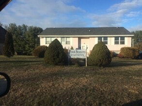 Building Photo - 1441 Cora Ln