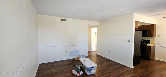 Foto del edificio - 3212 Springfield Dr