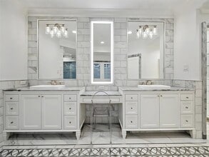 Building Photo - 4040 Overbrook Ln