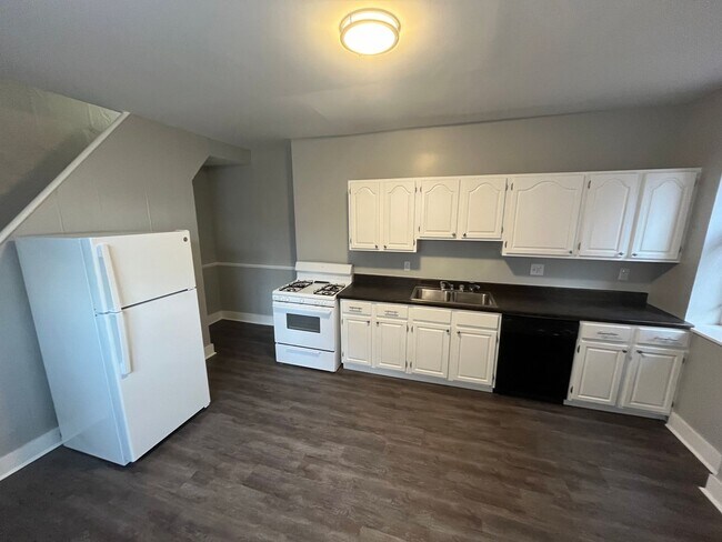 Building Photo - Newly Renovated 2 Bedroom House In Shadysi...