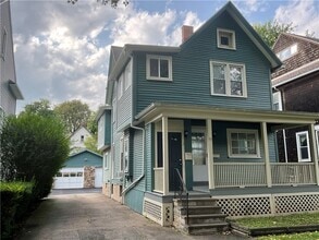 Building Photo - 99 Belmont St