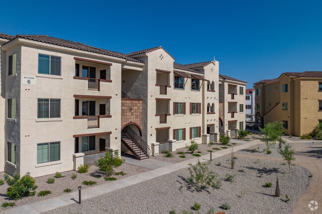 Building Photo - Marlowe Peoria Place