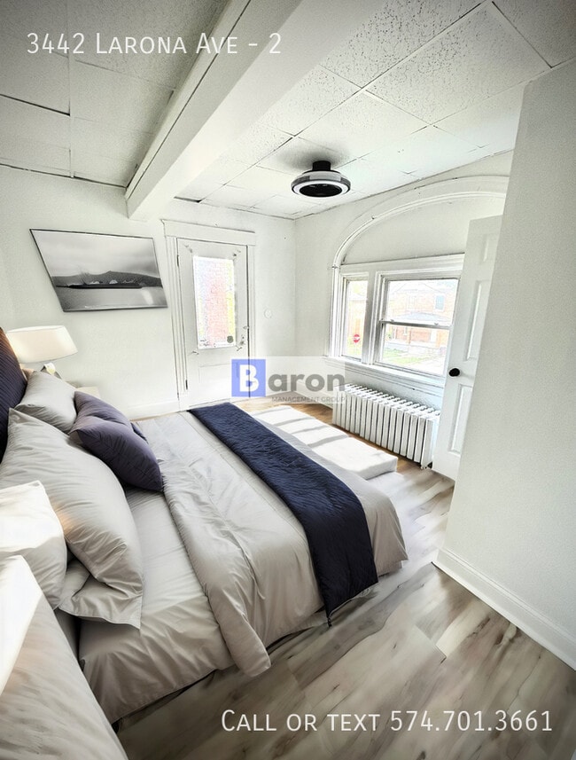 Foto del edificio - 3442 Larona Ave