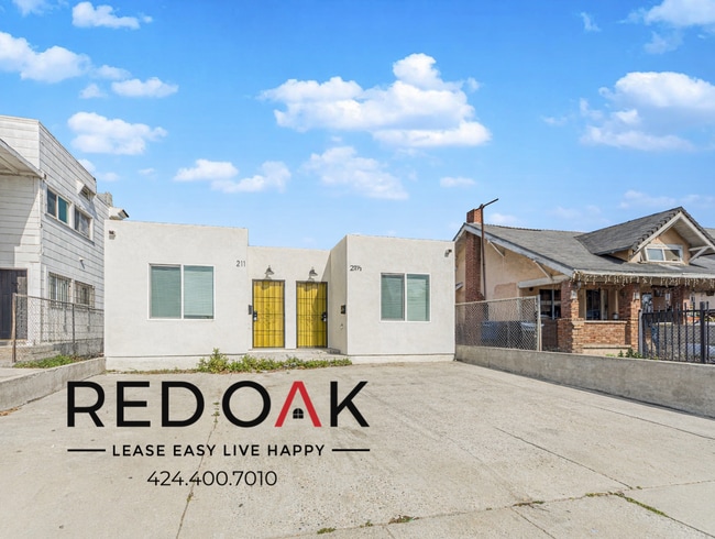 Foto del edificio - 211 1/2 W 47th St