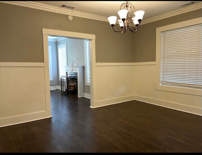 Foto del edificio - 1205 W Combs St